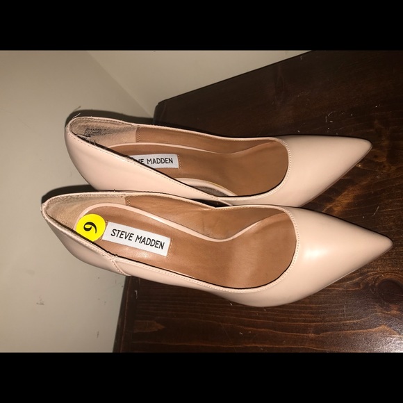 really cute super light pink shoes (steve madden) - Picture 3 of 5
